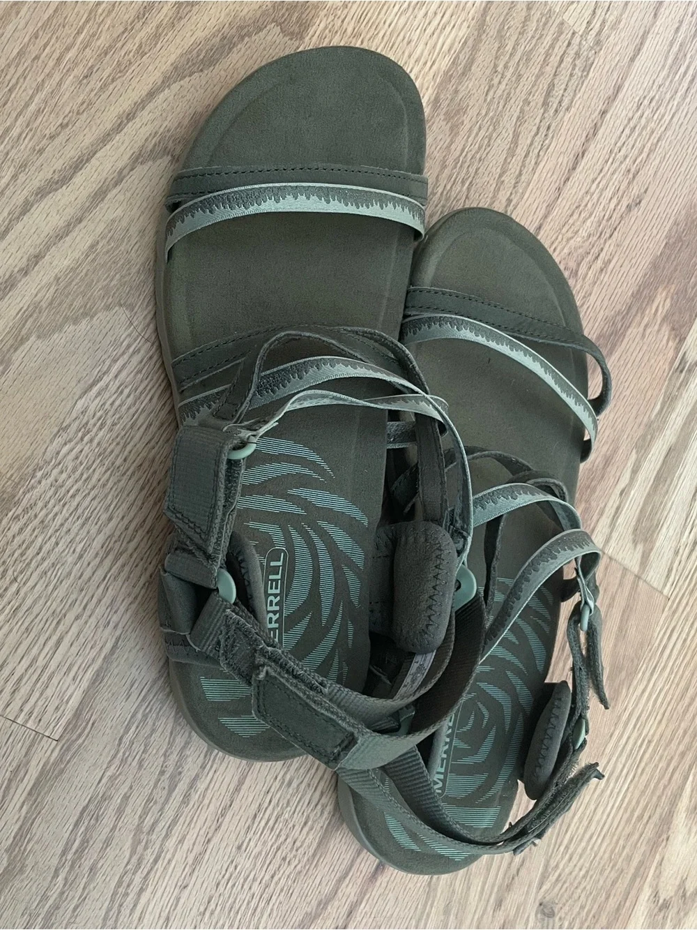 Women's Merrell Terran 3 Hiking sandals with adjustable straps Sz 9